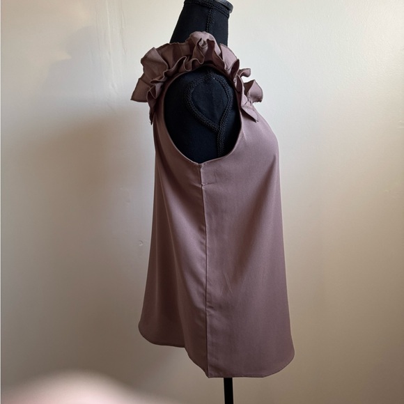 Sz S Zenana V neck ruffled sleeveless top Cocoa in color NWOT - Picture 2 of 7